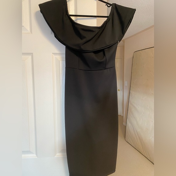 Strapless off the shoulder black knee length dress - Picture 1 of 2